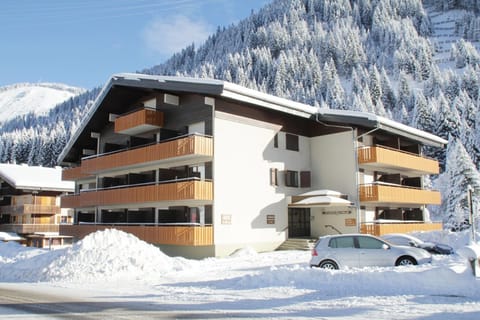 Holiday Home Exterior [winter]