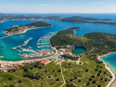 Coastal And Oceanic Landforms, Coast, Sea, Bird'S-Eye View, Bay, Aerial Photography, Caribbean, Boat, Beach