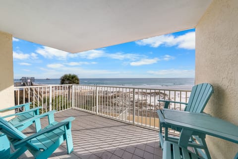 Signature Condo, 2 Bedrooms, Beach View | Balcony