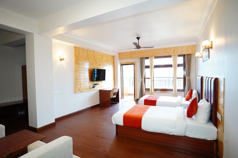 Deluxe Double Room, Balcony, Hill View | Iron/ironing board (on request), WiFi (free)