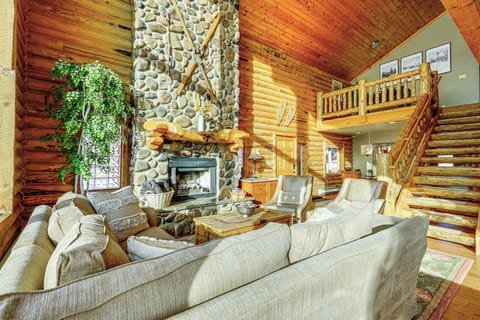 House (5 Bedrooms) | Interior