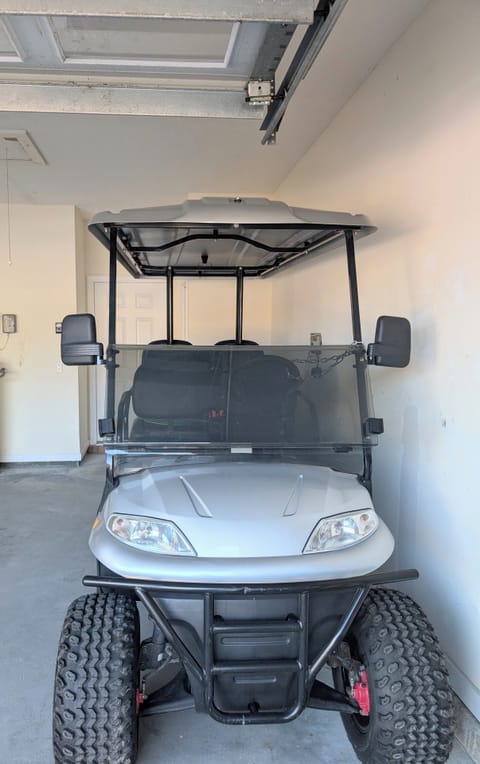 6 seater golf cart available 