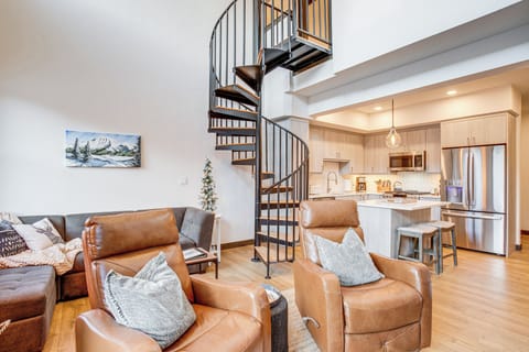 Winter Park Vacation Rental | 2BR | 2BA | 898 Sq Ft | Steps Required to Enter