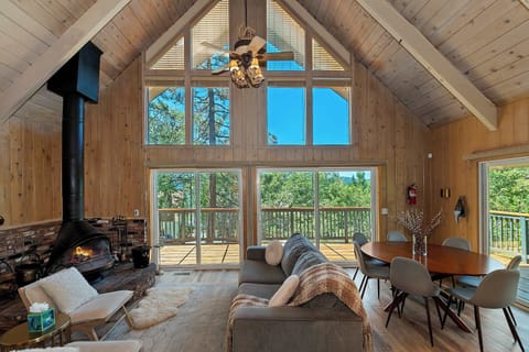 House, Multiple Beds, Hot Tub, Mountain View (Casa Del Lago) | Living area | 50-inch flat-screen TV with digital channels, fireplace