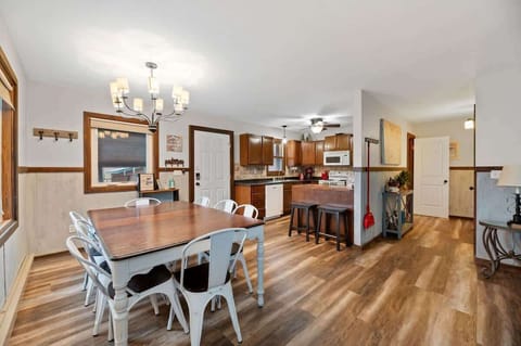 Kitchen and dinging room