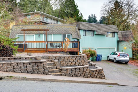 Eugene Vacation Rental | 2BR | 1BA | Stairs Required | 1,400 Sq Ft
