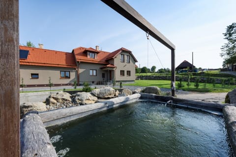 Villa | Garden