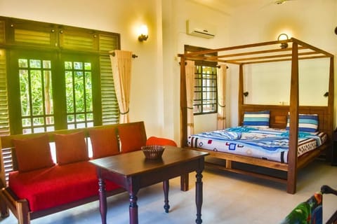 Deluxe Double Room, Balcony | Desk, iron/ironing board, free WiFi