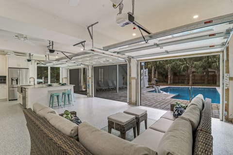 18 Hickory | Indoor/Outdoor Entertainment Area - 18 Hickory | Indoor/Outdoor Entertainment Area