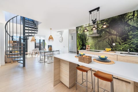 Classic Apartment, City View | Private kitchen | Full-size fridge, microwave, oven, stovetop