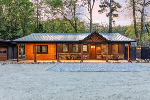 This home is wheelchair accessible with no stairs, wide doorways (32”+) with convenient access at the front door, a bedroom, and a bathroom. Our goal is to make it comfortable and feel like home for every guest.