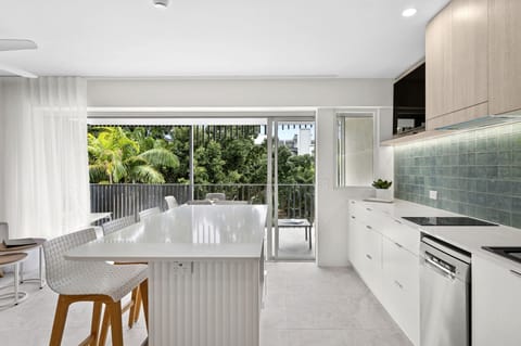 Belle Rue 205 - Renovated Two Bedroom Apartment | Private kitchen | Full-size fridge, microwave, stovetop, dishwasher