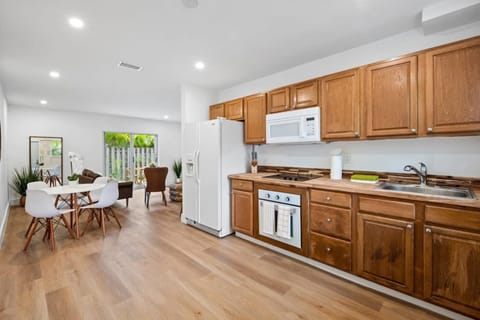 Apartment | 2 bedrooms, desk