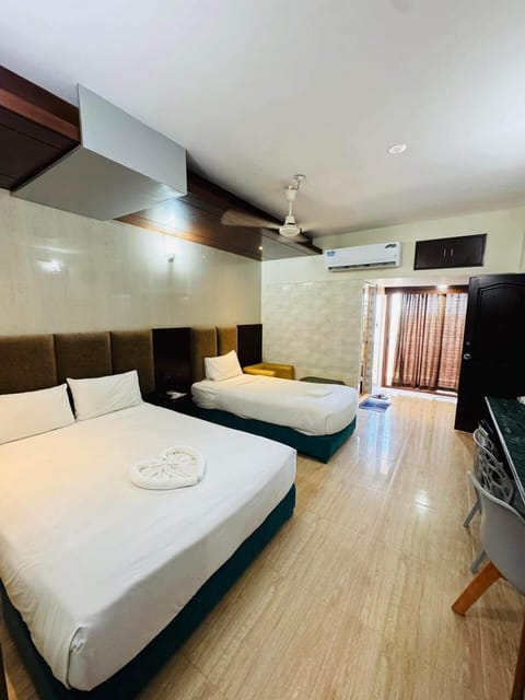 In-room safe, desk, laptop workspace, free WiFi