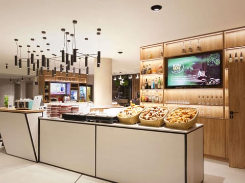 Daily buffet breakfast for a fee