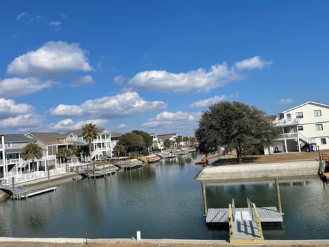 New private boat dock. Bring your boat, paddle board, Kayak, swim or fish.
