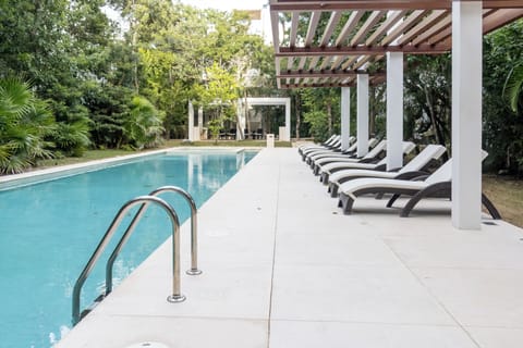 2 outdoor pools, open 7:00 AM to 9:00 PM, sun loungers