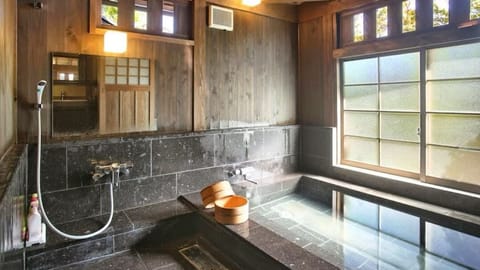 Basic Quadruple Room, Mountain View | Bathroom