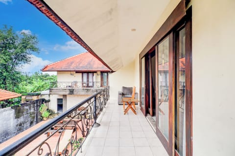 Villa, 1 Bedroom | Laptop workspace, bed sheets