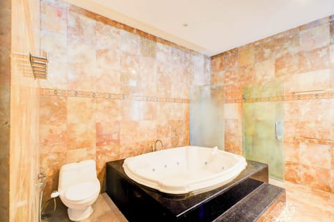 Villa, 1 Bedroom | Bathroom | Shower, rainfall showerhead, towels