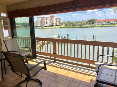 This private balcony overlooks the scenic Intercoastal and fishing dock, offering a serene space to unwind. Enjoy peaceful water views and coastal breezes, making it an ideal spot for morning relaxation or evening sunsets.