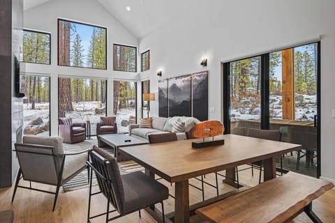 18172 Forestbrook-13