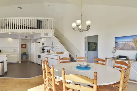 Dining Area - Seating For 8 - First Floor