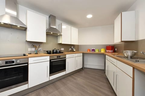 Single Room, Non Smoking | Shared kitchen