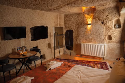 Traditional Double or Twin Room, Non Smoking, Courtyard Area | Soundproofing, free WiFi, bed sheets