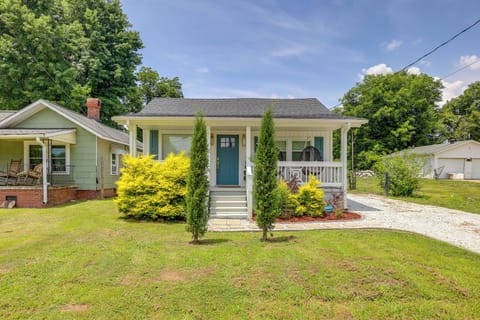 Greenville Vacation Rental | 2BR | 2BA | 1,000 Sq Ft