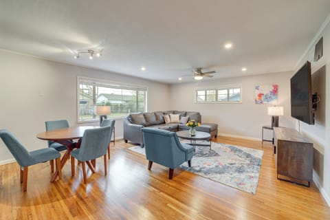 Tulsa Vacation Rental | 3BR | 2.5BA | 1,511 Sq Ft | 6 Steps Required