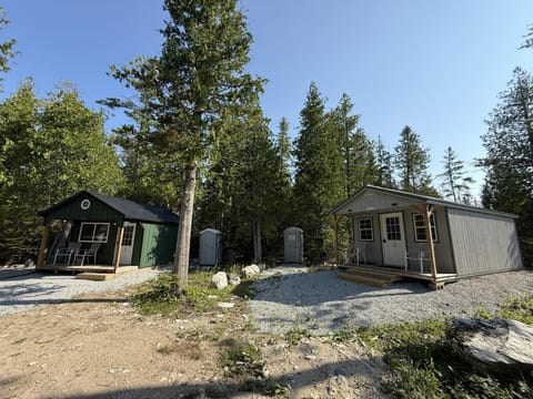 Henry's & White Birch Cabins - Johnswood Off Grid Cabins on Drummond Island (5077)