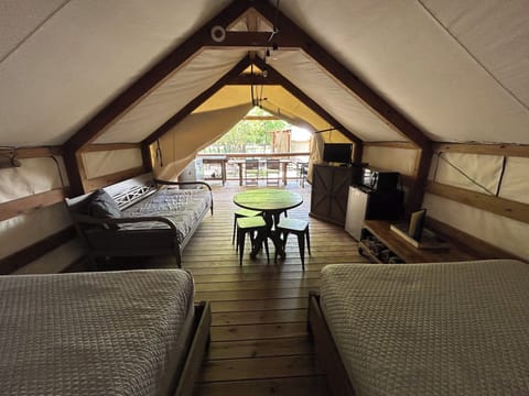 Deluxe Cabin, Resort View | Living area