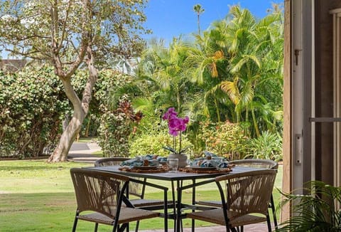 Tropical Lanai Dining with Garden View