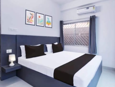 Deluxe Double or Twin Room | Desk, laptop workspace, WiFi (free)