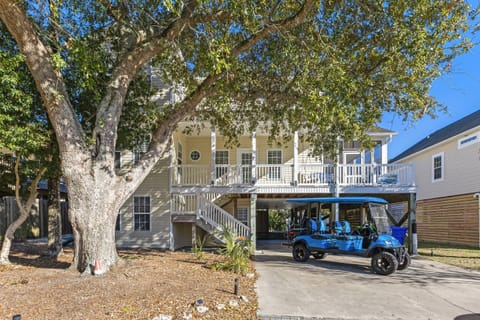 Welcome to Soulshine! Enjoy the Golf Cart for the Short ride to the Beach