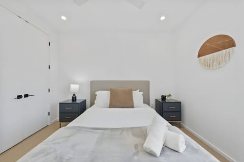 Sleeps 8 Luxury Home near Zilker House in Zilker