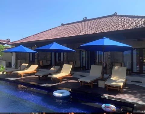 Deluxe Room, Courtyard View | Balcony view