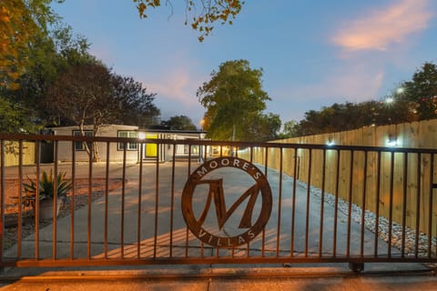 Front Gate: Illuminate Your Nights with Solar Fence Lights 🌙