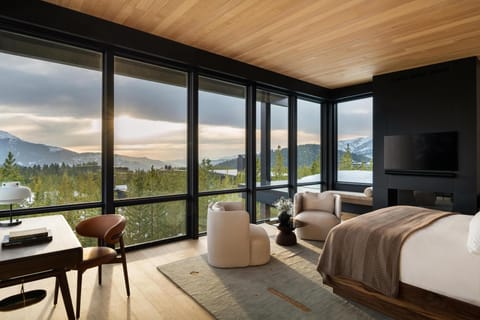 Egyptian cotton sheets, premium bedding, pillowtop beds, minibar