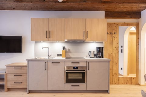 Apartment | Private kitchen | Cookware/dishes/utensils