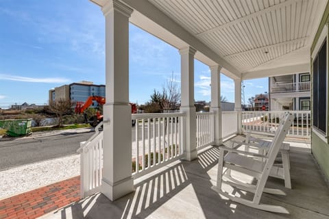 Sunset Island 3A Sunset Island Drive First Level Porch