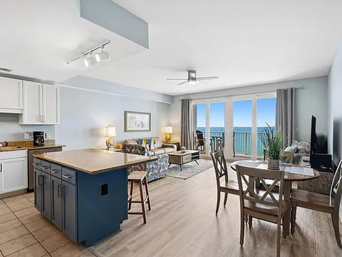 Condo, 1 King Bed with Sofa bed (Laketown Wharf 1803) | Interior