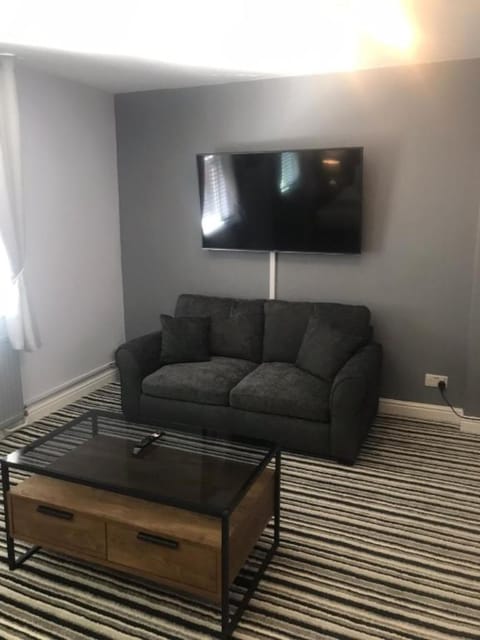 Deluxe Double Room | Desk, iron/ironing board, free WiFi, bed sheets