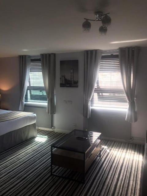 Deluxe Double Room | Desk, iron/ironing board, free WiFi, bed sheets