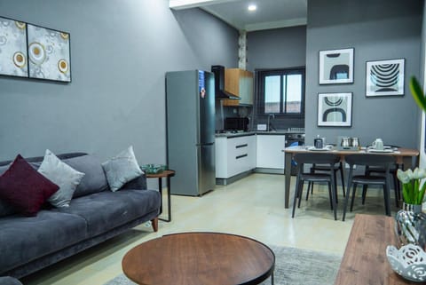 Apartment | Living area | Flat-screen TV, fireplace