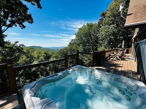 Long range mountain views from the hot tub