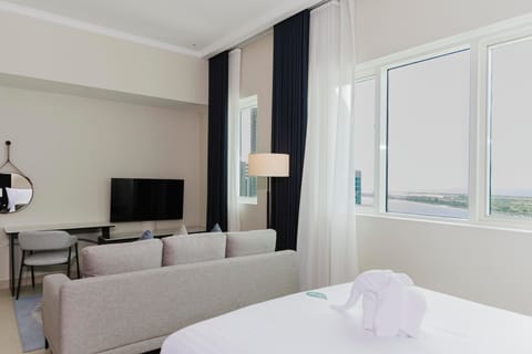 Deluxe Studio, 1 King Bed, Sea View | Desk, laptop workspace, rollaway beds, free WiFi