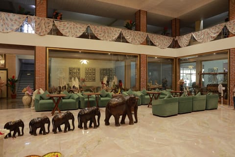 Lobby lounge
