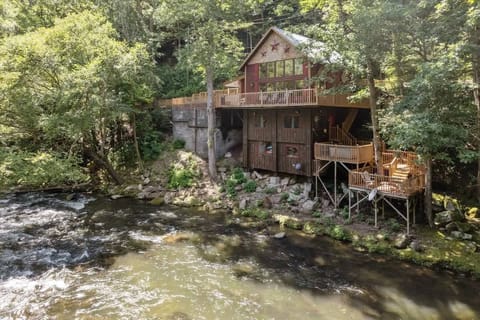 Welcome to Hideaway at the River by Beyond Expectations! 